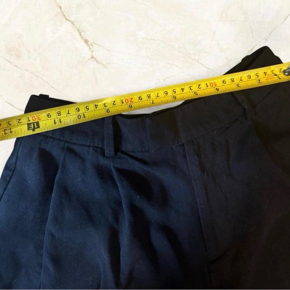 Everlane 100% Lyocell Tapered-Leg Pant - Picture 5 of 5